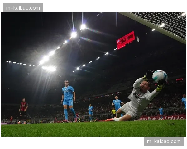 意甲速报:AC米兰2-2战平那不勒斯,双方门将合计做出12次扑救 意甲速报:AC米兰2-2战平那不勒斯,双方门将合计做出12次扑救